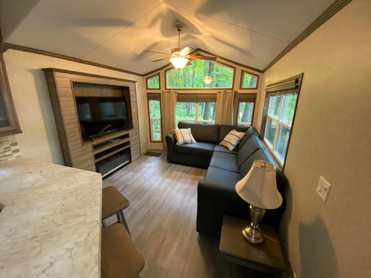 Lincolnwood Tiny House 12 Villa Birchwood Exterior photo